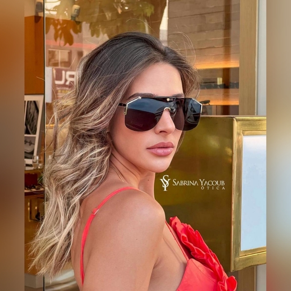 New - 💯Original  GUCCI GG0291S 001 shield Gucci sunglass comes gold/Grey - Picture 6 of 16